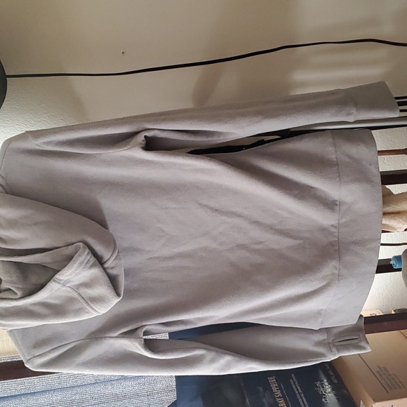 Grey Bench brand pull over hoody with kangaroo pocket size S - Picture 2 of 3